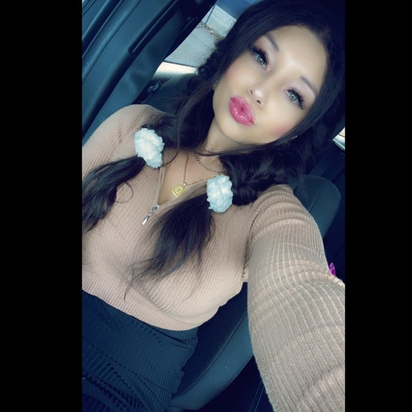 Meet your Posher, Tori - Picture 1 of 1